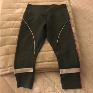Never worn Zella High Waist Crop Leggings